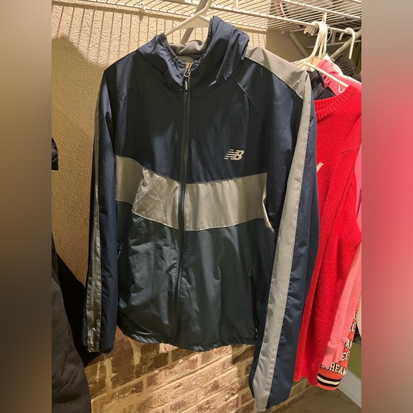 New Balance Jacket - Picture 2 of 3